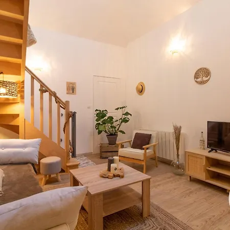 Accueillant Avec Piscine Chauffee A Partager, Pres D'angers, Ideal Pour En Nature - Fr-1-622-44 *