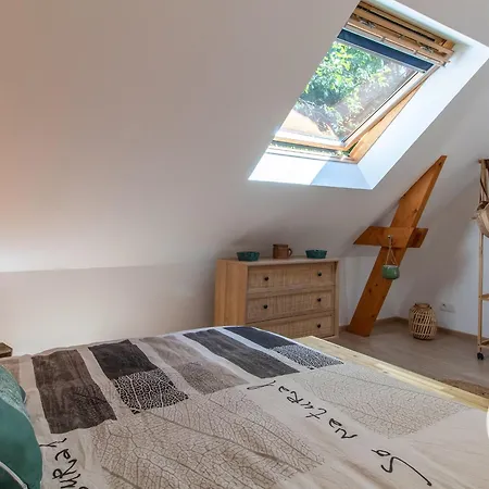 Accueillant Avec Piscine Chauffee A Partager, Pres D'angers, Ideal Pour En Nature - Fr-1-622-44 Tierce