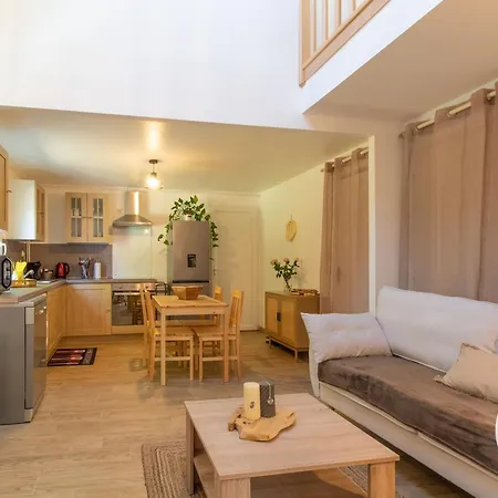 Accueillant Avec Piscine Chauffee A Partager, Pres D'angers, Ideal Pour En Nature - Fr-1-622-44 Ferienhaus Tierce