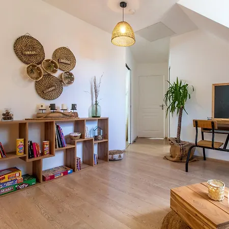 Accueillant Avec Piscine Chauffee A Partager, Pres D'angers, Ideal Pour En Nature - Fr-1-622-44 *