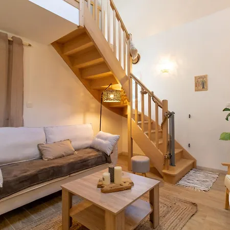 Accueillant Avec Piscine Chauffee A Partager, Pres D'angers, Ideal Pour En Nature - Fr-1-622-44