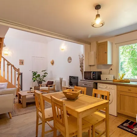 Accueillant Avec Piscine Chauffee A Partager, Pres D'angers, Ideal Pour En Nature - Fr-1-622-44